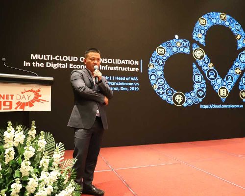 Ông Lê Anh Vũ – Giám đốc khối Điện toán đám mây CMC Telecom chia sẻ  về Chuyển đổi số trong Internet Day 2019