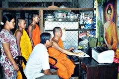 Giúp đồng bào Khơ-me khai thác thông tin internet